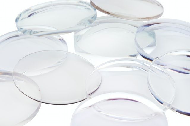 Tailored spectacle lenses